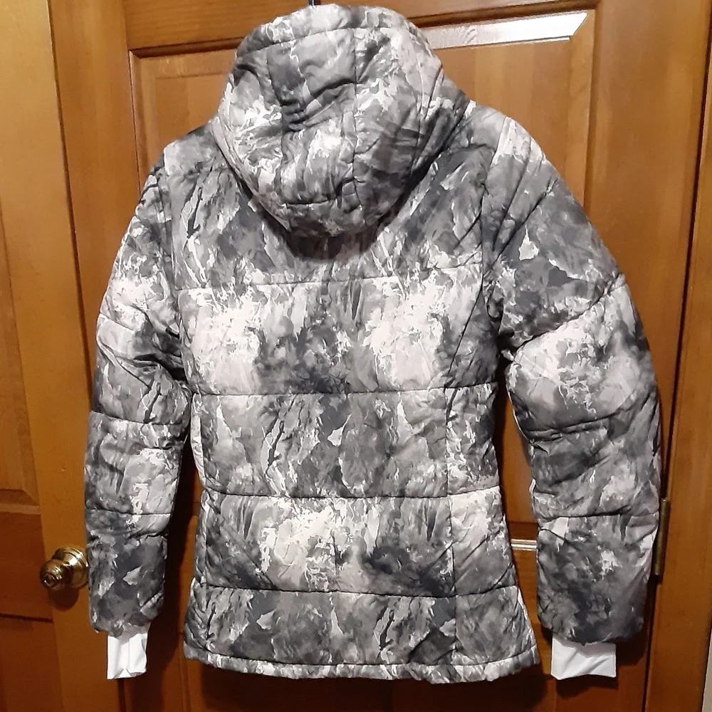 Amazon Essentials Heavy Weight Hooded Puffer Coat